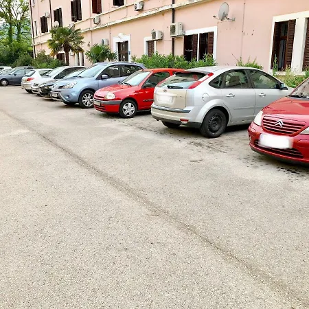 Studio & Free Parking, Aircool, Fresh Bedding Apartment *